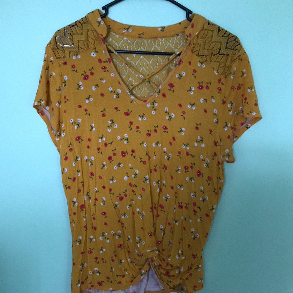 Floral Knotted Short Sleeve Top